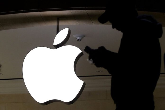 Apple-becomes-first-800-billion-company theinvestment.socialwits.in