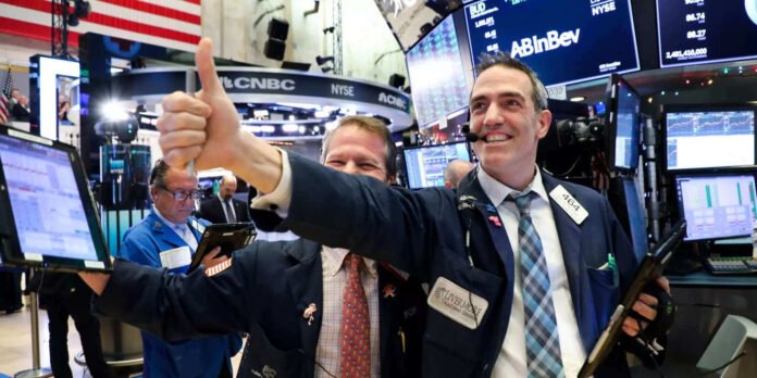 the-stock-market-just-avoided-an-earnings-apocalypse-paving-the-way-for-a-year-end-rally theinvestment.socialwits.in